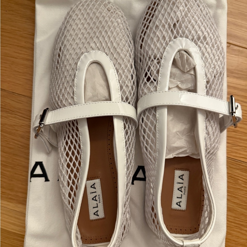 Alaia White Ballet Flats, Completely New with Box - Picture 4 of 4